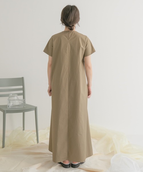ITEMS URBANRESEARCH(アイテムズ アーバンリサーチ)の「Aラインワンピース(ワンピース・レディース・ベージュ/ブラック/ブルー・FREE)」の18枚目の写真