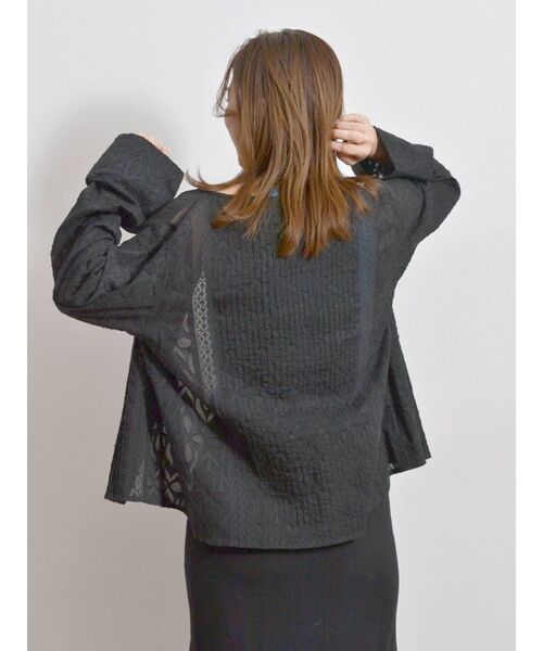 Ungrid（アングリッド）の「コットンジャカードピンタックシャツ（シャツ/ブラウス・レディース・ブラック/オフホワイト・FREE）」の5枚目の写真