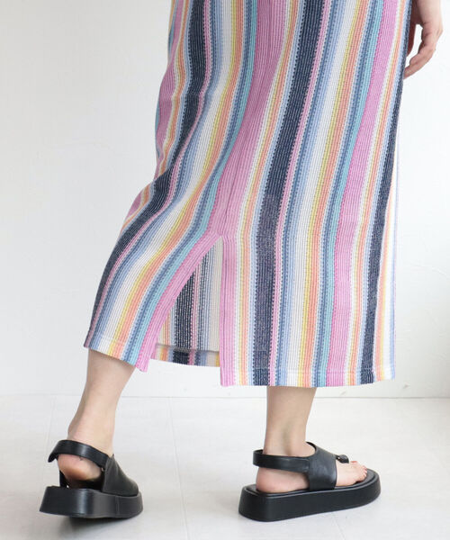 fredy emue(フレディエミュ)の「マルチストライプ ニットソースカート(スカート・レディース・ブルー系その他7/グリーン系その他3/ベージュ系その他3・38)」の8枚目の写真