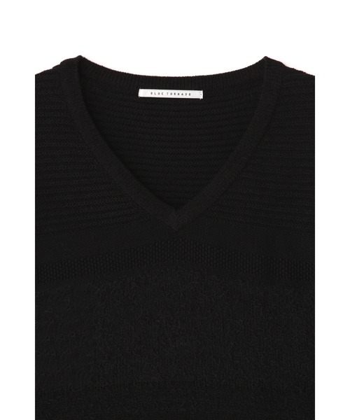 BLUE TORNADO（ブルートルネード）の「BLUE TORNADO∴異素材ボーダーVネック半袖ニット（ニット/セーター・メンズ・アイボリー/ブラック・M）」の13枚目の写真