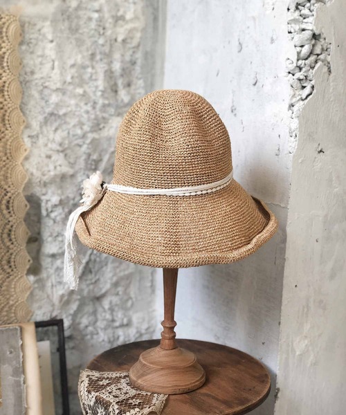 m.soeur（エムスール）の「あじさいとリボンのペーパーハット＊コサージュ付き（ハット・レディース・ベージュ・FREE）」の4枚目の写真