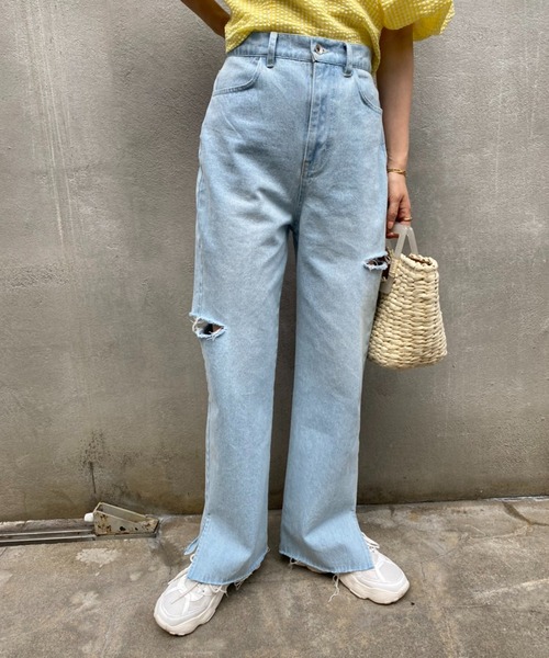 one after another NICE CLAUP（ワンアフターアナザーナイスクラップ）の「ダメージワイドデニムパンツ（デニムパンツ・レディース・ブルー/オフホワイト/ライトブルー・MEDIUM/SMALL）」の16枚目の写真