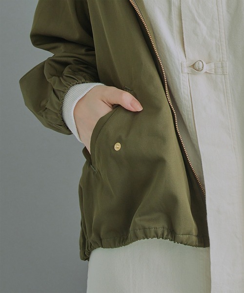 kha:ki(カーキ)の「「KHA:KI / カーキ」WIDE SLEEVE ZIP UP PARKA(ブルゾン・レディース・カーキ/ブルーグレー/オレンジ・1/2)」の9枚目の写真