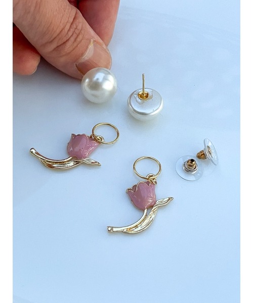 tone（トーン）の「【Occhocochoi】2way　チューリップチャームピアス(MA)（ピアス（両耳用）・レディース・ゴールド・FREE）」の3枚目の写真