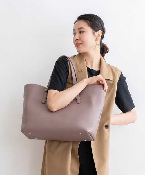VitaFelice(ヴィータフェリーチェ)の「ベルトハンドル2styleトートバッグ(トートバッグ・レディース・ベージュ系その他/スモークピンク/ブラック/グレー・FREE)」の22枚目の写真