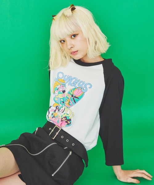 PUNYUS(プニュズ)の「ピースマークラグランTシャツ(Tシャツ/カットソー・レディース・ブラック/イエロー/グリーン・1/2/4/3)」の2枚目の写真