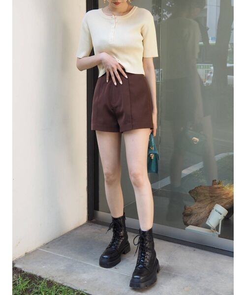 EVRIS（エヴリス）の「フロントヘンリーリブニット（ニット/セーター・レディース・グリーン/ブラウン/ホワイト/ブラック・FREE）」の12枚目の写真