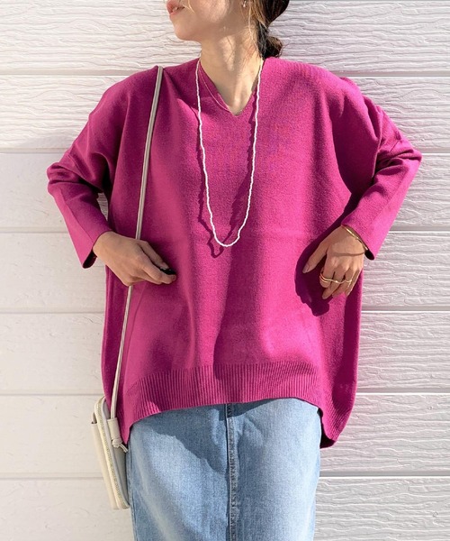 Q（キュー）の「やわもちVネックニット（ニット/セーター・レディース・バイオレット/ブラック/ピンク・MEDIUM）」の3枚目の写真