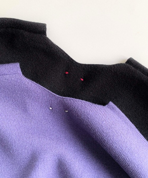 Q（キュー）の「やわもちVネックニット（ニット/セーター・レディース・バイオレット/ブラック/ピンク・MEDIUM）」の8枚目の写真