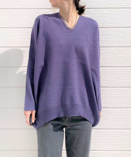 Q（キュー）の「やわもちVネックニット（ニット/セーター・レディース・バイオレット/ブラック/ピンク・MEDIUM）」の4枚目の写真