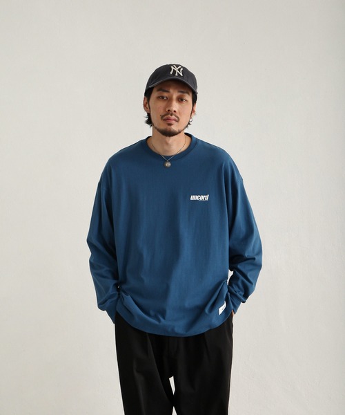 UNCORD(アンコード)の「【UNCORD】 LOOSE LOGO L/S T-SHIRT / ワンポイント ロゴ プリント オーバーサイズ 長袖 Tシャツ / ロンT(Tシャツ/カットソー・メンズ・ホワイト/ブラック/グリーン系/ブルー系/ブラック系/アイボリー系/オートミール/ホワイト系/ブルー/グリーン・MEDIUM/LARGE/X-LARGE)」の9枚目の写真