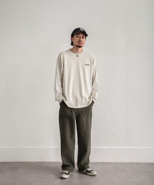UNCORD(アンコード)の「【UNCORD】 LOOSE LOGO L/S T-SHIRT / ワンポイント ロゴ プリント オーバーサイズ 長袖 Tシャツ / ロンT(Tシャツ/カットソー・メンズ・ホワイト/ブラック/グリーン系/ブルー系/ブラック系/アイボリー系/オートミール/ホワイト系/ブルー/グリーン・MEDIUM/LARGE/X-LARGE)」の16枚目の写真
