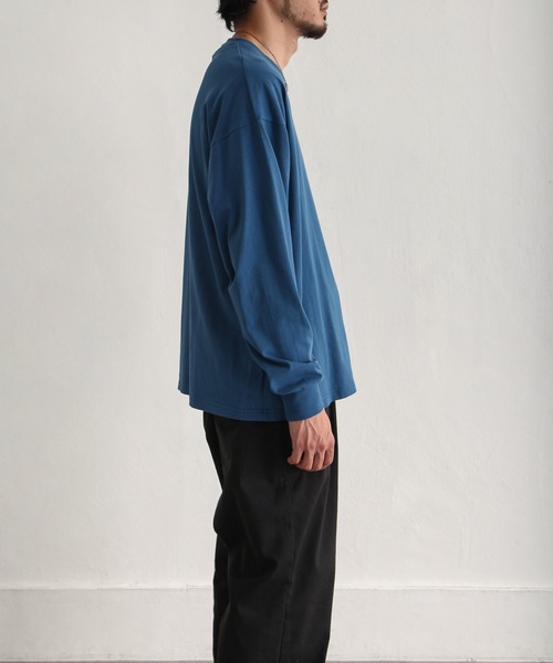 UNCORD(アンコード)の「【UNCORD】 LOOSE LOGO L/S T-SHIRT / ワンポイント ロゴ プリント オーバーサイズ 長袖 Tシャツ / ロンT(Tシャツ/カットソー・メンズ・ホワイト/ブラック/グリーン系/ブルー系/ブラック系/アイボリー系/オートミール/ホワイト系/ブルー/グリーン・MEDIUM/LARGE/X-LARGE)」の15枚目の写真