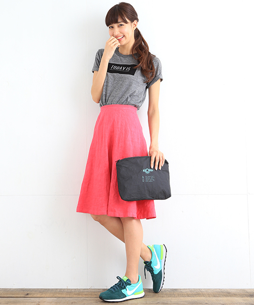 B:MING by BEAMS（ビーミングバイビームス）の「＜VERY 5月号・InRed 6月号掲載＞ビーミング by ビームス / フロッキープリントTシャツ（Tシャツ/カットソー・レディース・ホワイト/チャコールグレー/ネイビー・ONE SIZE）」の14枚目の写真