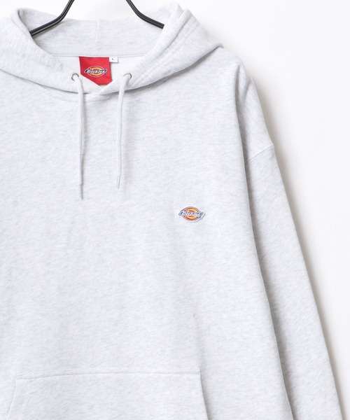 Dickies(ディッキーズ)の「Dickies/ディッキーズ 別注 オーバーサイズ 裏毛 ミニロゴワッペン ワンポイント刺繍 スウェット パーカー フーディー/長袖 トップス プルオーバー/レディース メンズ(パーカー・メンズ・ホワイト/アッシュグレー/ブラック/ダークグリーン/ネイビー/オートミール/ブラック系その他/グレー系その他/ベージュ系その他・M/L/XL)」の5枚目の写真