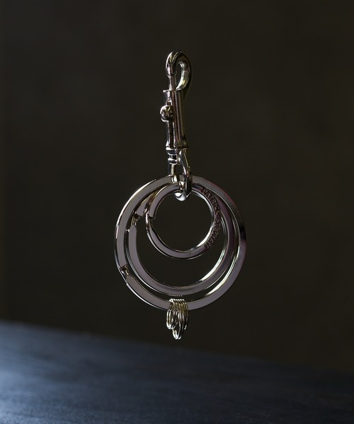 PATRICK STEPHAN（パトリックステファン）の「PATRICK STEPHAN パトリックステファン / Metal key holder 'trirings' メタルリングキーホルダー / 174AAO12（キーホルダー・メンズ・ブラック/シルバー・FREE）」の10枚目の写真