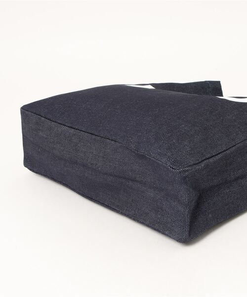 A.P.C.（アーペーセー）の「TOTE LAURE（トートバッグ・メンズ・インディゴブルー・ONESIZE）」の4枚目の写真