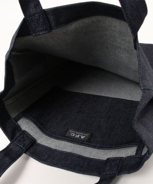 A.P.C.（アーペーセー）の「TOTE LAURE（トートバッグ・メンズ・インディゴブルー・ONESIZE）」の2枚目の写真
