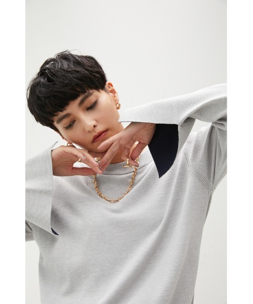 crie conforto（クリーコンフォルト）の「バイカラークルーネックプルオーバー（ニット/セーター・レディース・ネイビー/グレー/イエロー・SMALL/MEDIUM）」の4枚目の写真