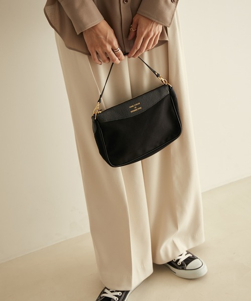 YOUNG&OLSEN The DRYGOODS STORE（ヤングアンドオルセン）の「【YOUNG&OLSEN for SALON】キャンバスウォレットバッグ/ポーチ（ハンドバッグ・レディース・ブラック/キャメル/ワイン・FREE）」の8枚目の写真