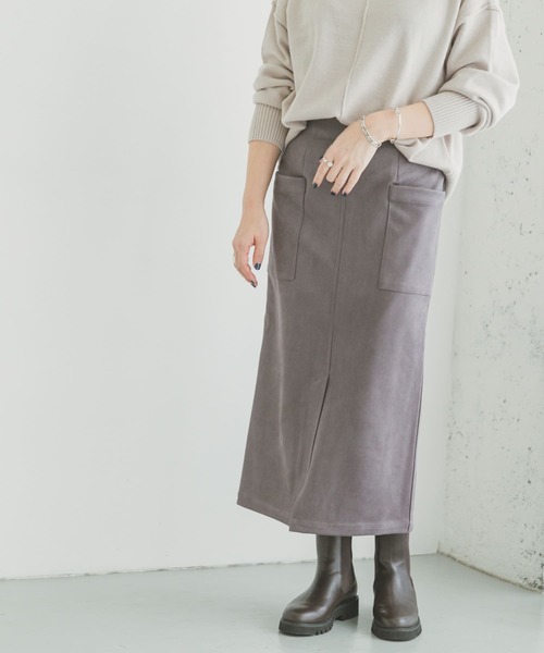 ITEMS URBANRESEARCH(アイテムズ アーバンリサーチ)の「フェイクスエードタイトスカート(スカート・レディース・モカ/チャコールグレー/パープル/グレー系その他/グリーン・FREE)」の2枚目の写真