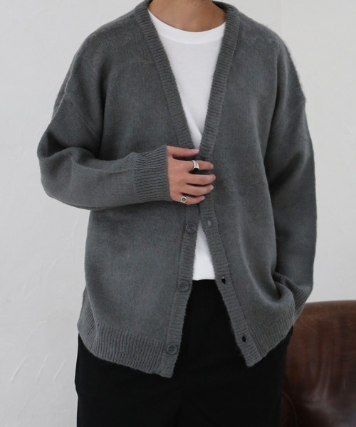 CERCA（チェルカ）の「【BEL】Vネック ビッグシルエット モヘヤタッチ カーディガン(RS/)（カーディガン/ボレロ・メンズ・ブラック/チャコールグレー/ブラック系その他/ホワイト系その他2/ベージュ系その他3/ホワイト系その他/ブラウン/ベージュ系その他2/グレー系その他2/パープル/マスタード/ベージュ・LARGE/MEDIUM）」の6枚目の写真