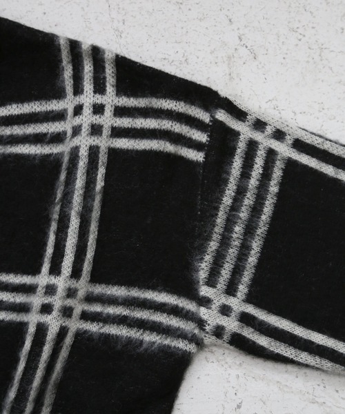 CERCA（チェルカ）の「【BEL】Vネック ビッグシルエット モヘヤタッチ カーディガン(RS/)（カーディガン/ボレロ・メンズ・ブラック/チャコールグレー/ブラック系その他/ホワイト系その他2/ベージュ系その他3/ホワイト系その他/ブラウン/ベージュ系その他2/グレー系その他2/パープル/マスタード/ベージュ・LARGE/MEDIUM）」の14枚目の写真