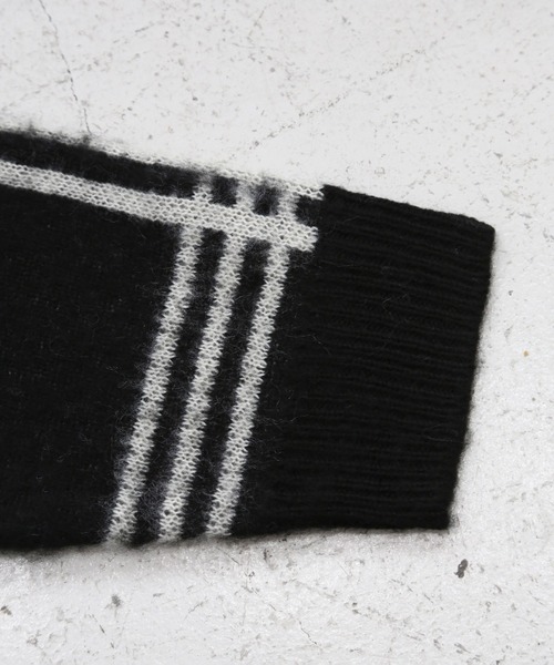 CERCA（チェルカ）の「【BEL】Vネック ビッグシルエット モヘヤタッチ カーディガン(RS/)（カーディガン/ボレロ・メンズ・ブラック/チャコールグレー/ブラック系その他/ホワイト系その他2/ベージュ系その他3/ホワイト系その他/ブラウン/ベージュ系その他2/グレー系その他2/パープル/マスタード/ベージュ・LARGE/MEDIUM）」の15枚目の写真