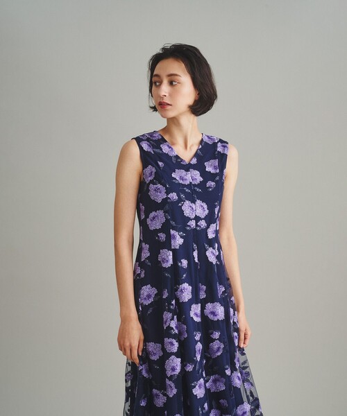 GRACE CONTINENTAL（グレースコンチネンタル）の「ローズ刺繍ドレス（ドレス・レディース・ベージュ/ネイビー・36）」の21枚目の写真