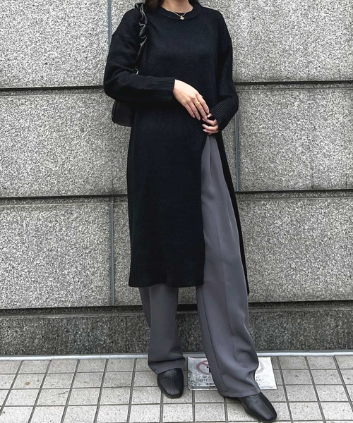 Lamoa(ラモア)の「Lamoa/スリット ロング ニットワンピース(ワンピース・レディース・ホワイト/ブラック/グレー・FREE)」の2枚目の写真