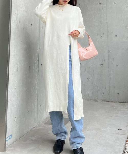 Lamoa(ラモア)の「Lamoa/スリット ロング ニットワンピース(ワンピース・レディース・ホワイト/ブラック/グレー・FREE)」の4枚目の写真