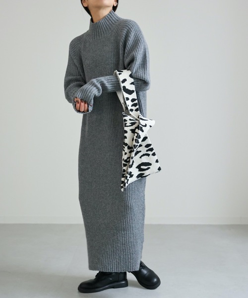 ap retro(アプレトロ)の「ハイネックニットワンピース 指抜き袖(ワンピース・レディース・ブラック/アイボリー/杢グレー・FREE)」の6枚目の写真