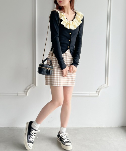 Loueme(ルエム)の「【23S/S 春夏新作】フリルカラー金ボタンカーディガン(カーディガン/ボレロ・レディース・ブラック/ホワイト系その他・FREE)」の9枚目の写真