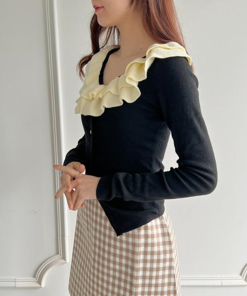 Loueme(ルエム)の「【23S/S 春夏新作】フリルカラー金ボタンカーディガン(カーディガン/ボレロ・レディース・ブラック/ホワイト系その他・FREE)」の6枚目の写真