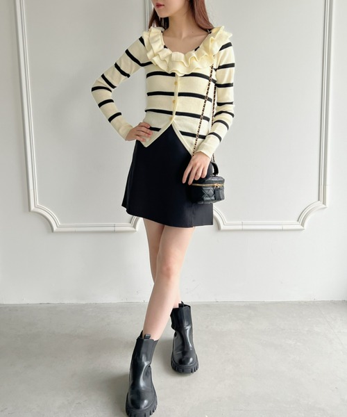 Loueme(ルエム)の「【23S/S 春夏新作】フリルカラー金ボタンカーディガン(カーディガン/ボレロ・レディース・ブラック/ホワイト系その他・FREE)」の18枚目の写真