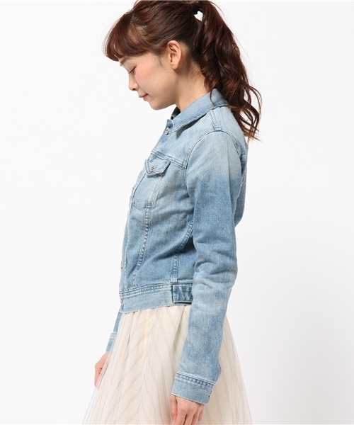 AG（エージー）の「AG　エージー　ROBYN JACKET　STANDARD　Gジャン（デニムジャケット・レディース・ブルー・1/2）」の3枚目の写真