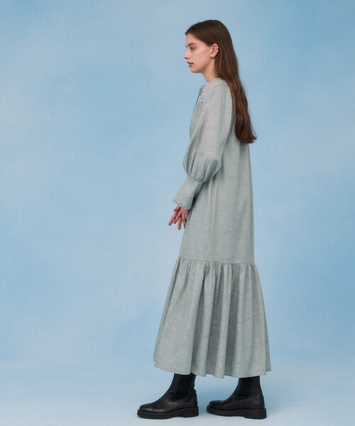 PUBLIC TOKYO(パブリックトウキョウ)の「ジャガードギャザーワンピ(ワンピース・レディース・ライトブルー/ダークブラック・FREE)」の20枚目の写真