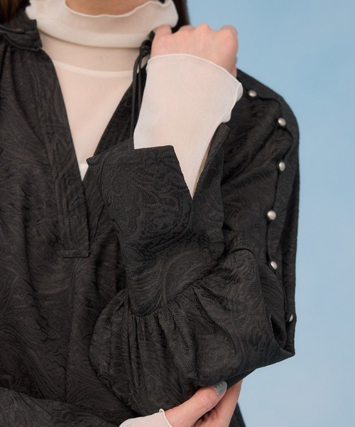 PUBLIC TOKYO(パブリックトウキョウ)の「ジャガードギャザーワンピ(ワンピース・レディース・ライトブルー/ダークブラック・FREE)」の15枚目の写真