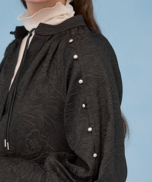 PUBLIC TOKYO(パブリックトウキョウ)の「ジャガードギャザーワンピ(ワンピース・レディース・ライトブルー/ダークブラック・FREE)」の16枚目の写真