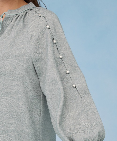 PUBLIC TOKYO(パブリックトウキョウ)の「ジャガードギャザーワンピ(ワンピース・レディース・ライトブルー/ダークブラック・FREE)」の8枚目の写真