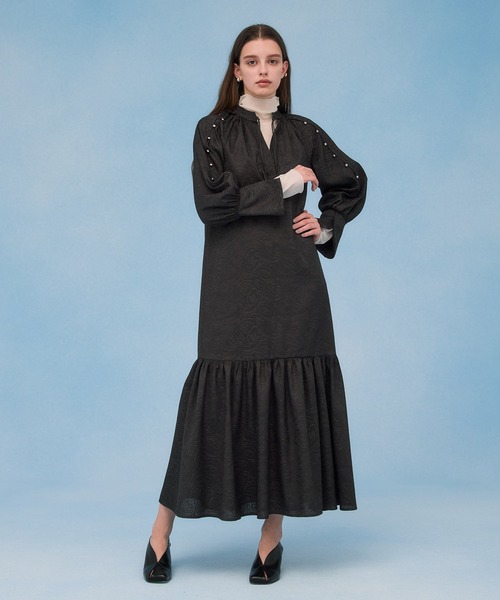 PUBLIC TOKYO(パブリックトウキョウ)の「ジャガードギャザーワンピ(ワンピース・レディース・ライトブルー/ダークブラック・FREE)」の10枚目の写真