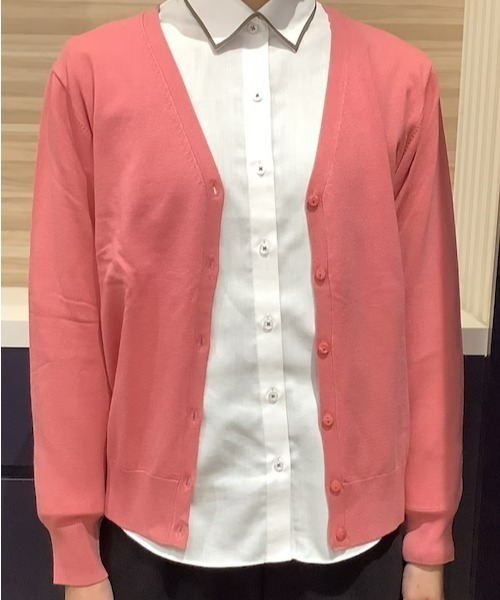 TOKYO SHIRTS(トウキョウシャツ)の「ベーシック Vネックニットカーディガン(カーディガン/ボレロ・レディース・トップグレー/ラベンダー/エメラルド/ライトイエロー/コバルトブルー/スモークピンク・M/L)」の6枚目の写真