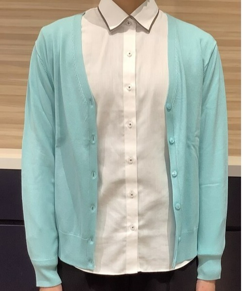 TOKYO SHIRTS(トウキョウシャツ)の「ベーシック Vネックニットカーディガン(カーディガン/ボレロ・レディース・トップグレー/ラベンダー/エメラルド/ライトイエロー/コバルトブルー/スモークピンク・M/L)」の3枚目の写真