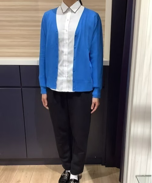 TOKYO SHIRTS(トウキョウシャツ)の「ベーシック Vネックニットカーディガン(カーディガン/ボレロ・レディース・トップグレー/ラベンダー/エメラルド/ライトイエロー/コバルトブルー/スモークピンク・M/L)」の9枚目の写真