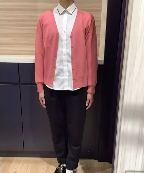 TOKYO SHIRTS(トウキョウシャツ)の「ベーシック Vネックニットカーディガン(カーディガン/ボレロ・レディース・トップグレー/ラベンダー/エメラルド/ライトイエロー/コバルトブルー/スモークピンク・M/L)」の11枚目の写真