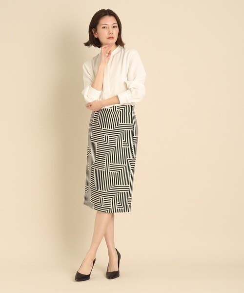 〘新品タグ付き〙COUP DE CHANCE＊幾何学プリントタイトスカート COUP DE CHANCE（クードシャンス）の「◇【洗える/日本製/着映え