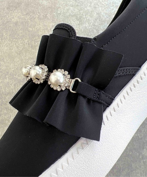 EVOL（イーボル）の「軽量パールフリルスニーカー（スニーカー・レディース・ブラック・S/M/L/LL）」の2枚目の写真