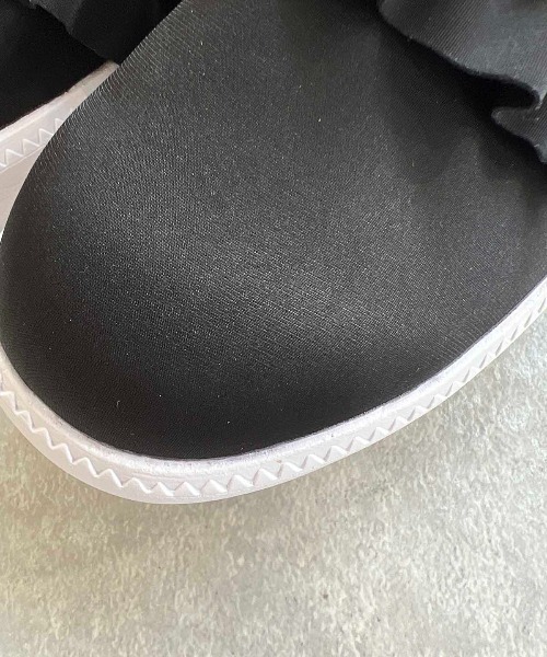 EVOL（イーボル）の「軽量パールフリルスニーカー（スニーカー・レディース・ブラック・S/M/L/LL）」の7枚目の写真