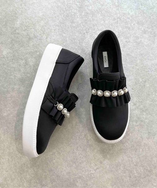 EVOL（イーボル）の「軽量パールフリルスニーカー（スニーカー・レディース・ブラック・S/M/L/LL）」の3枚目の写真