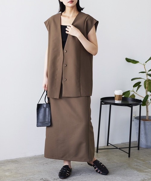 LIAN（リアン）の「ノースリーブベスト＆Iラインロングスカート　セットアップ（セットアップ・レディース・アイボリー/ブラック/ブラウン/イエロー/グレイッシュベージュ・FREE）」の10枚目の写真